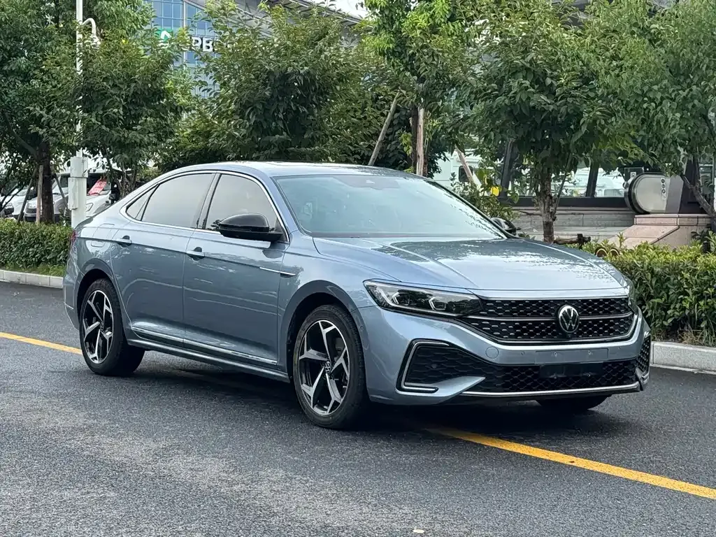 Volkswagen Passat — фото 6