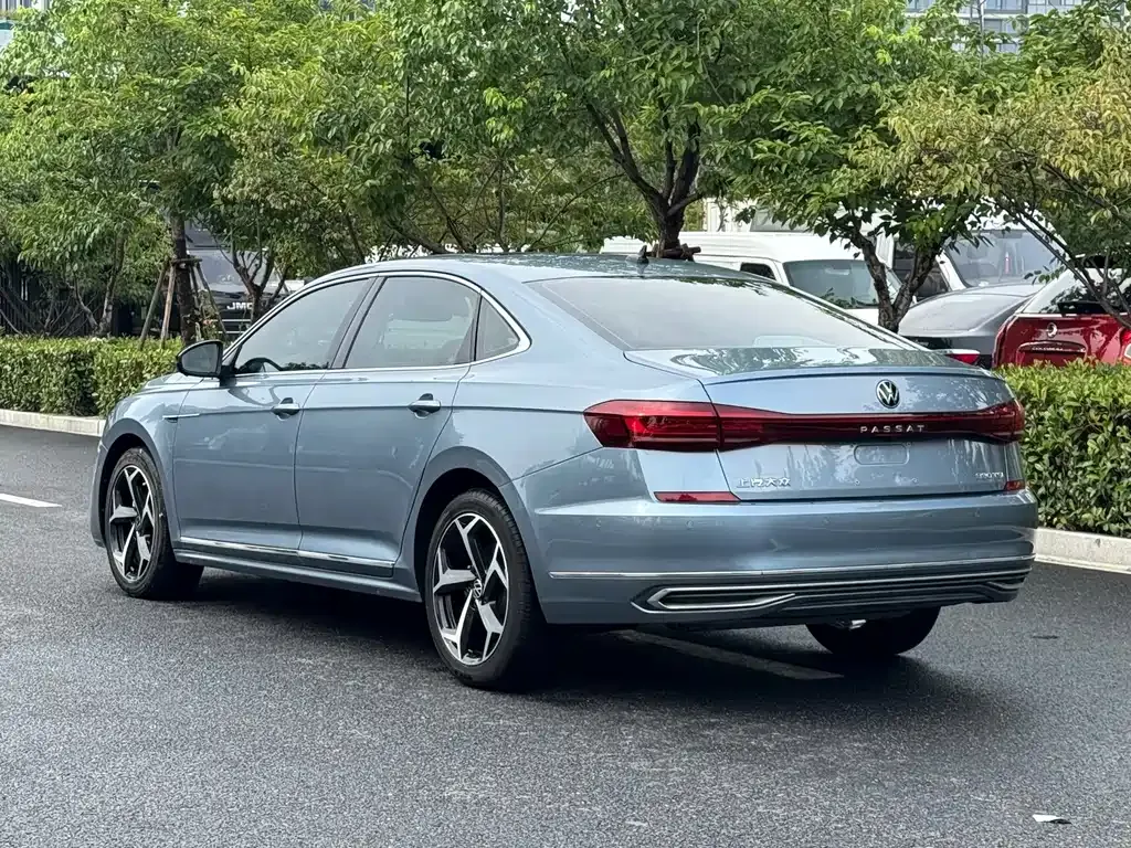 Volkswagen Passat — фото 3