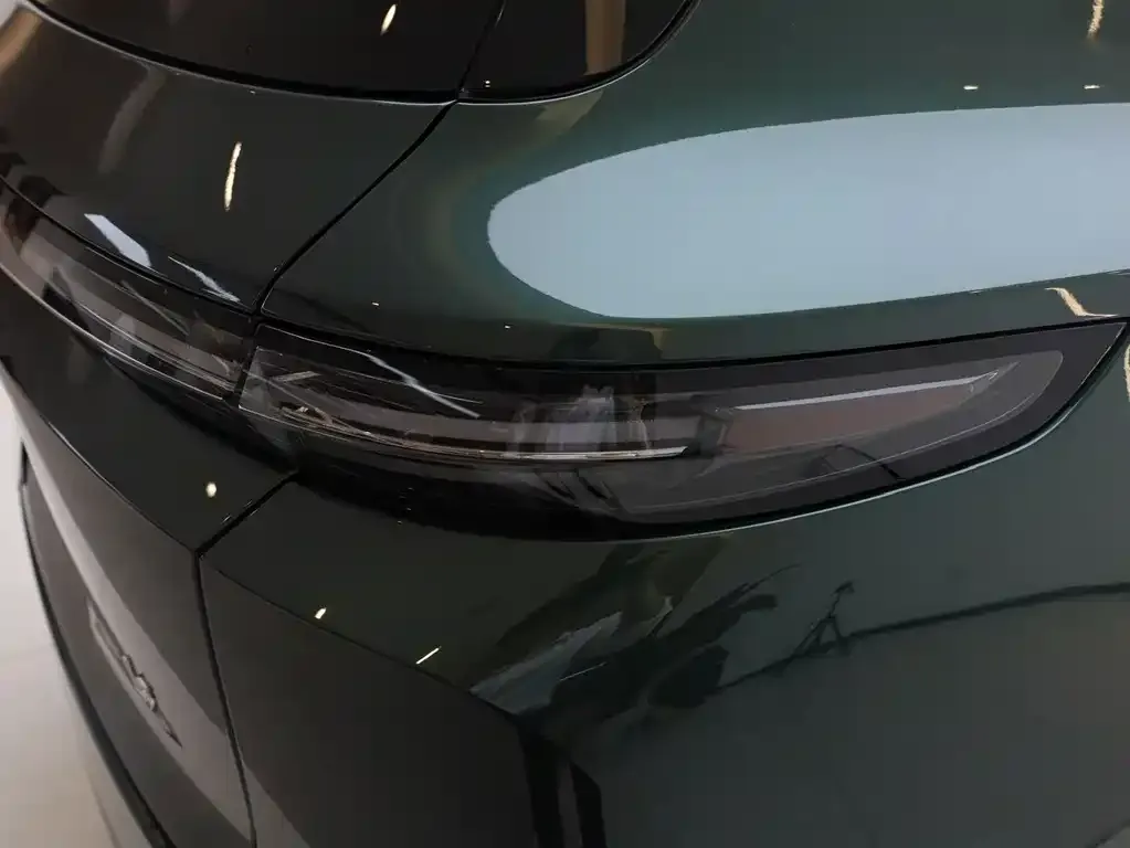 Li Auto L9 — фото 6