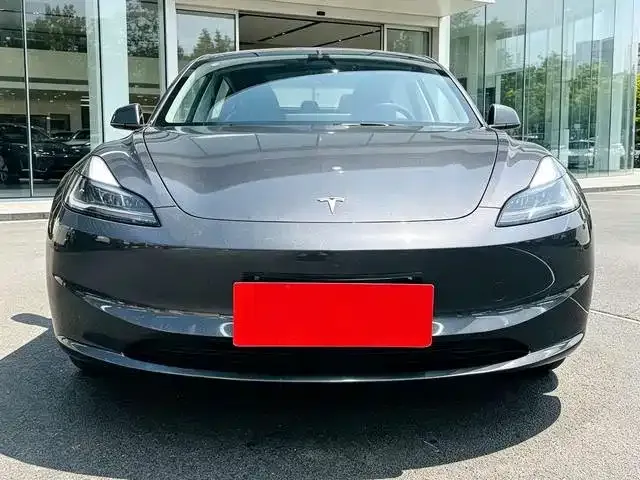 Tesla Model 3 — фото 4
