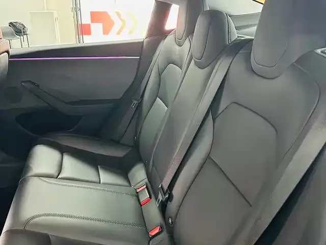 Tesla Model 3 — фото 3