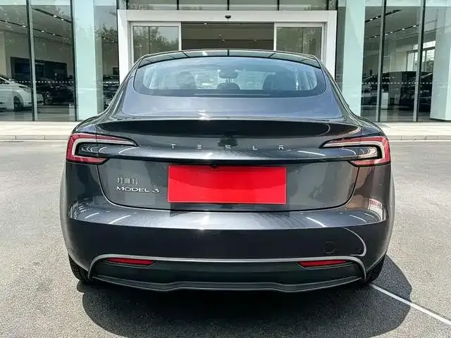 Tesla Model 3 — фото 9