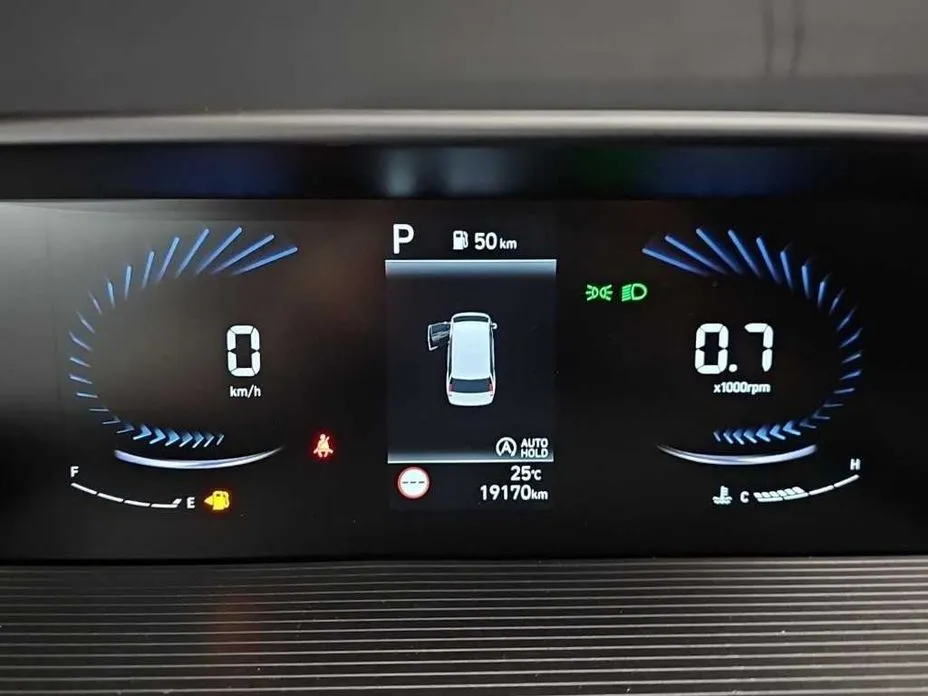 Hyundai Staria — фото 2