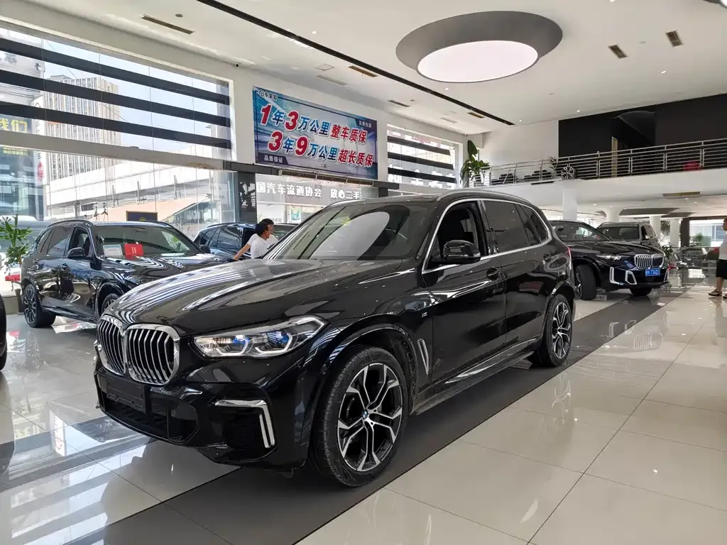 BMW X5 — фото 1