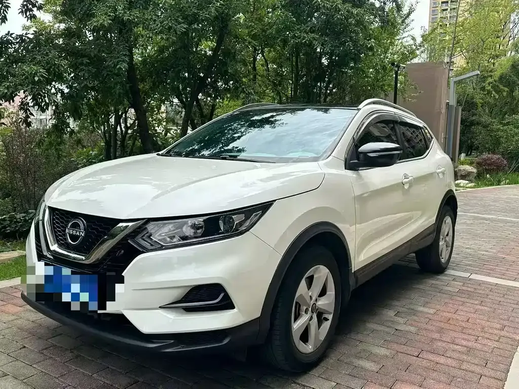 Nissan Qashqai — фото 1