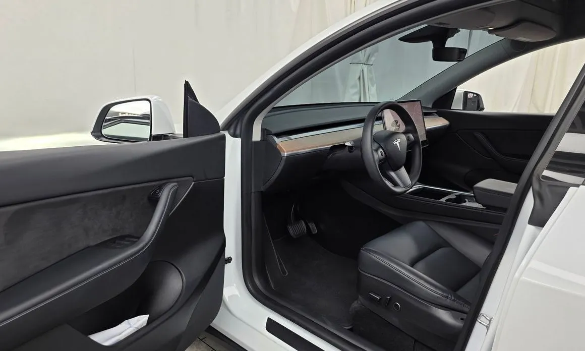 Tesla Model Y — фото 2