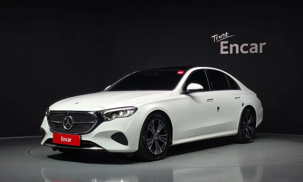 Mercedes-Benz E-Class — фото 1