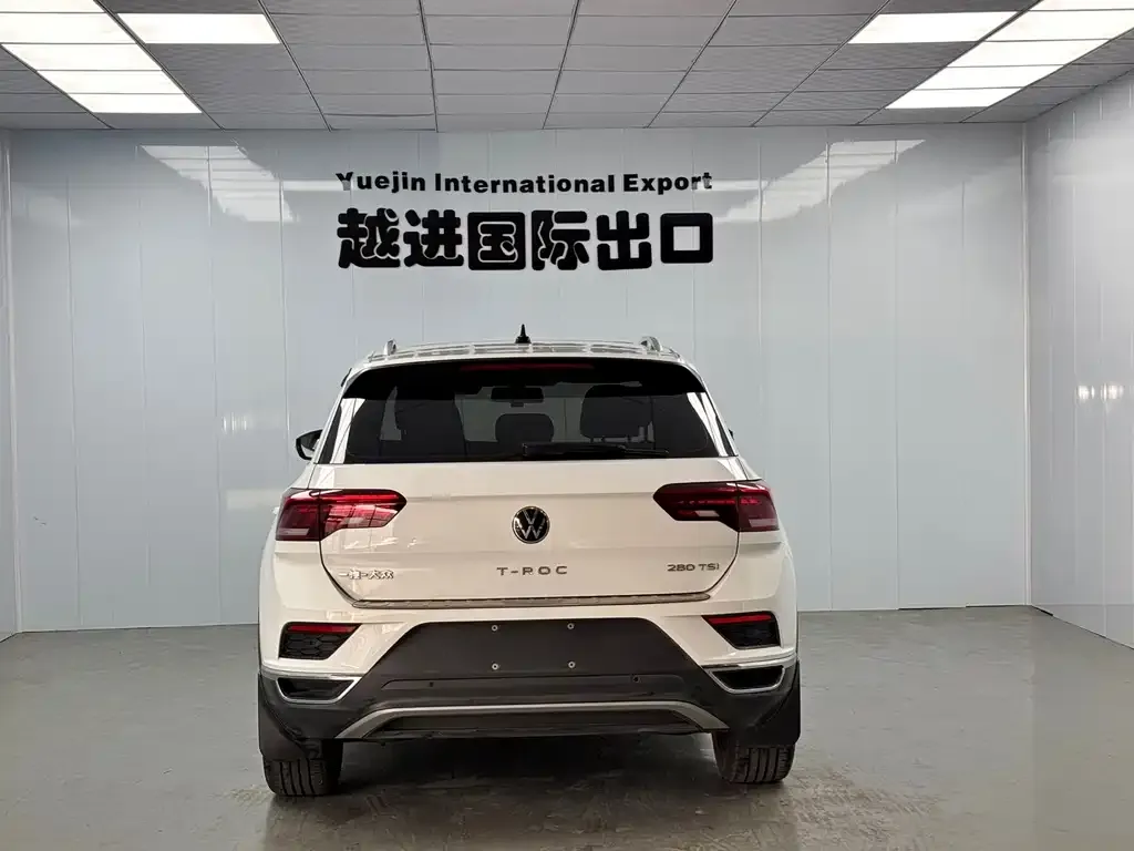 Volkswagen T-Roc — фото 10