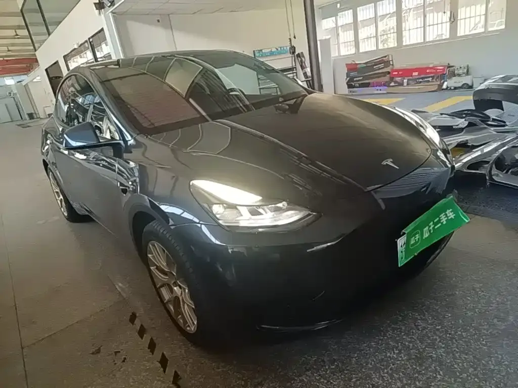 Tesla Model Y — фото 4