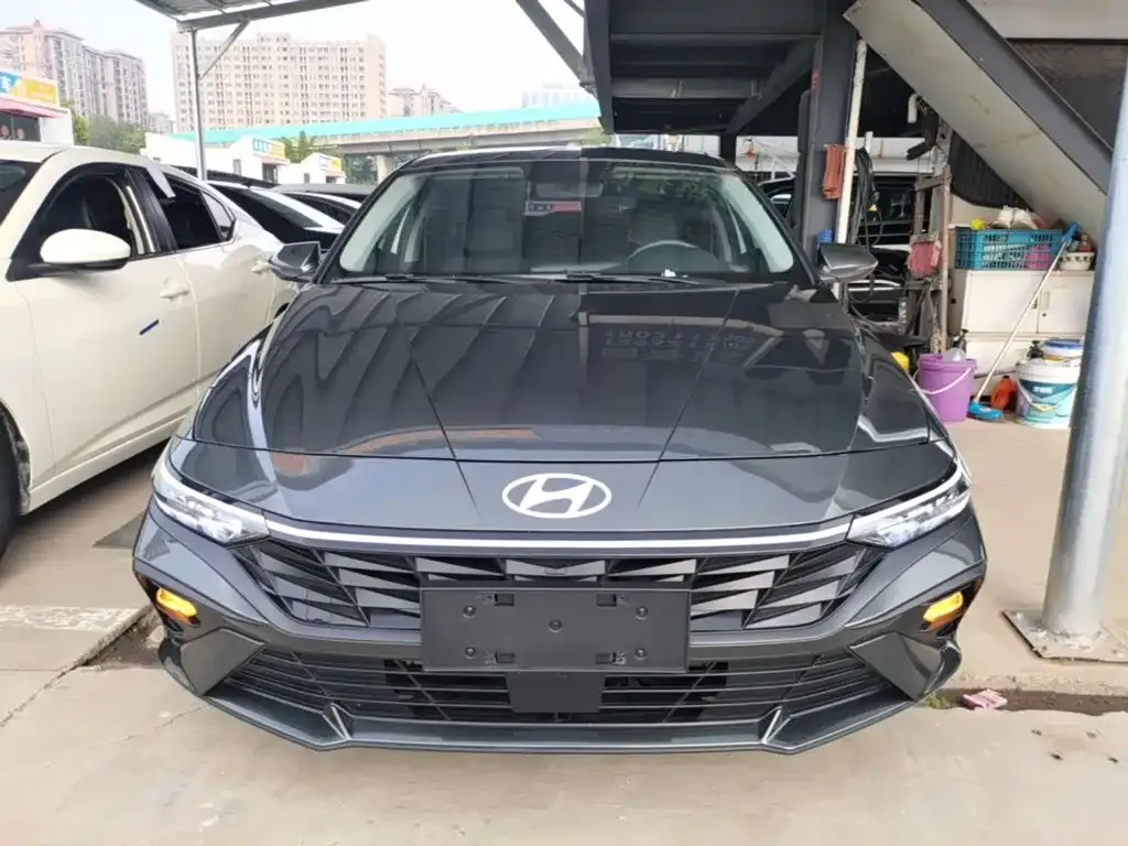Hyundai Elantra — фото 6