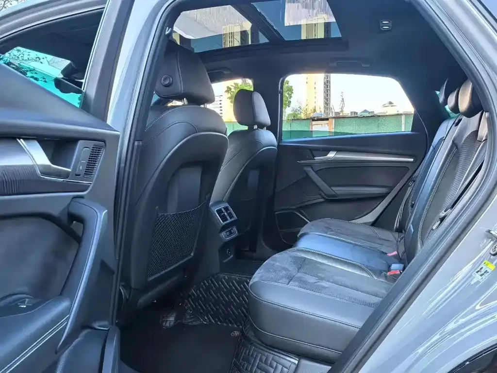 Audi Q5L Sportback — фото 3