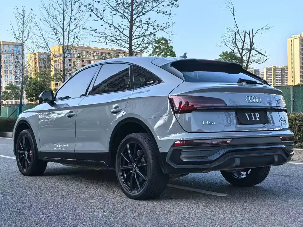 Audi Q5L Sportback — фото 7