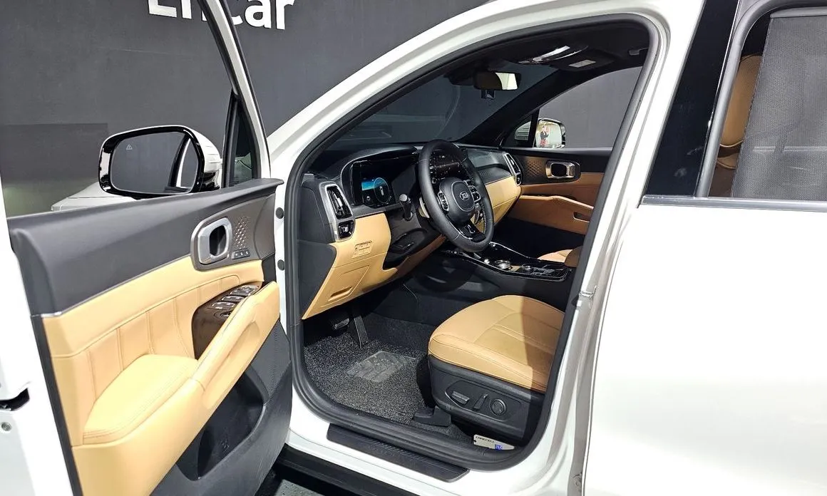 Kia Sorento — фото 6