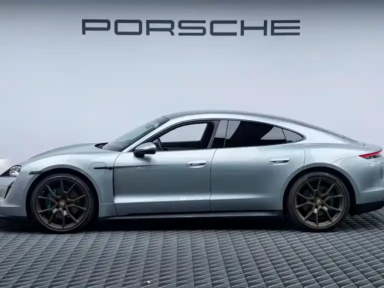 Porsche Taycan — фото 5