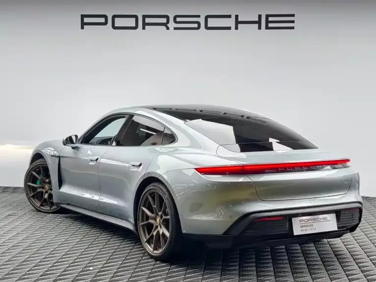Porsche Taycan — фото 8