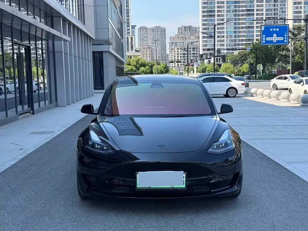 Tesla Model 3 — фото 6