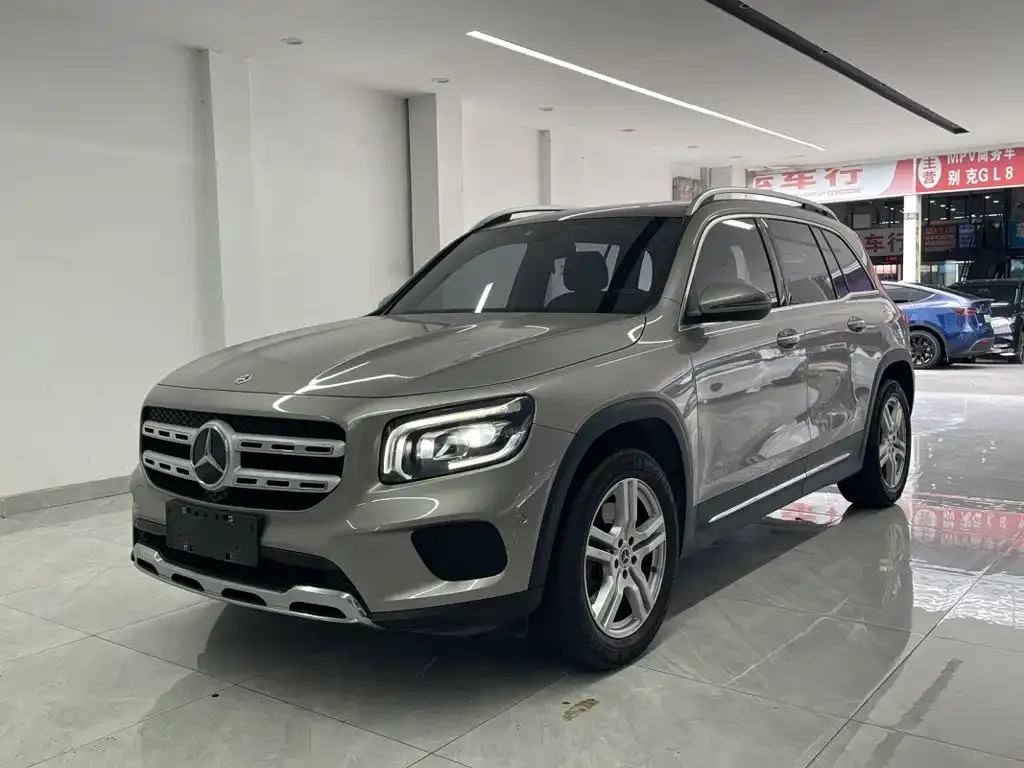 Mercedes-Benz GLB — фото 1