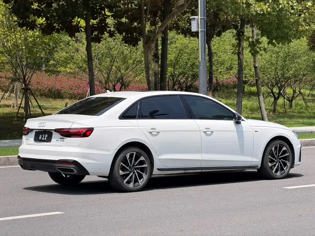 Audi A4L — фото 10