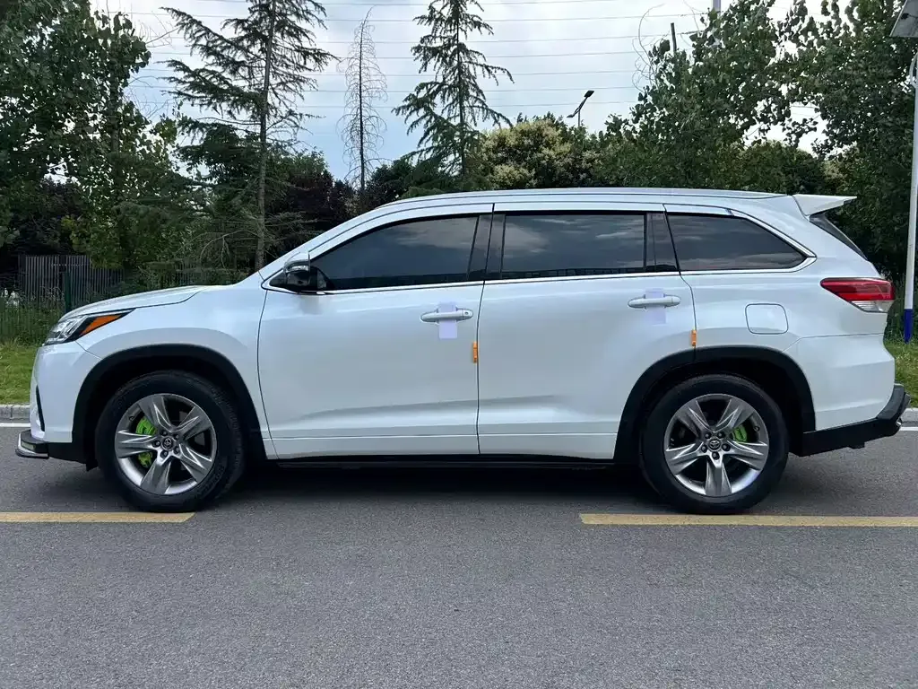 Toyota Highlander — фото 9