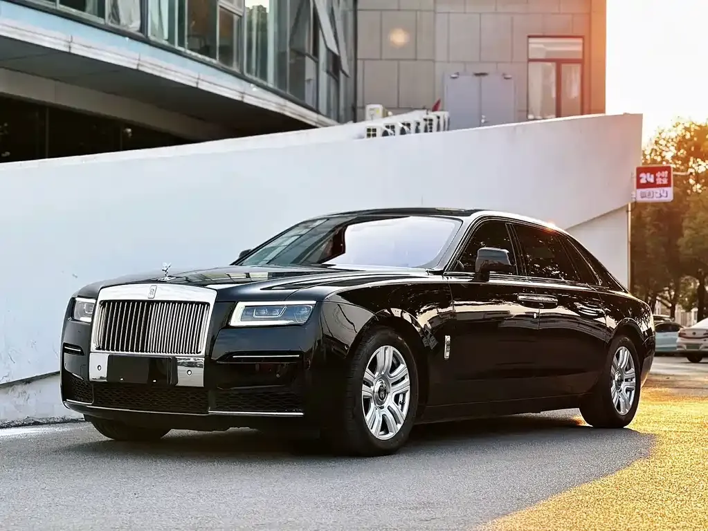 Rolls-Royce Ghost — фото 1