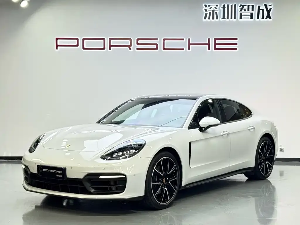 Porsche Panamera — фото 1