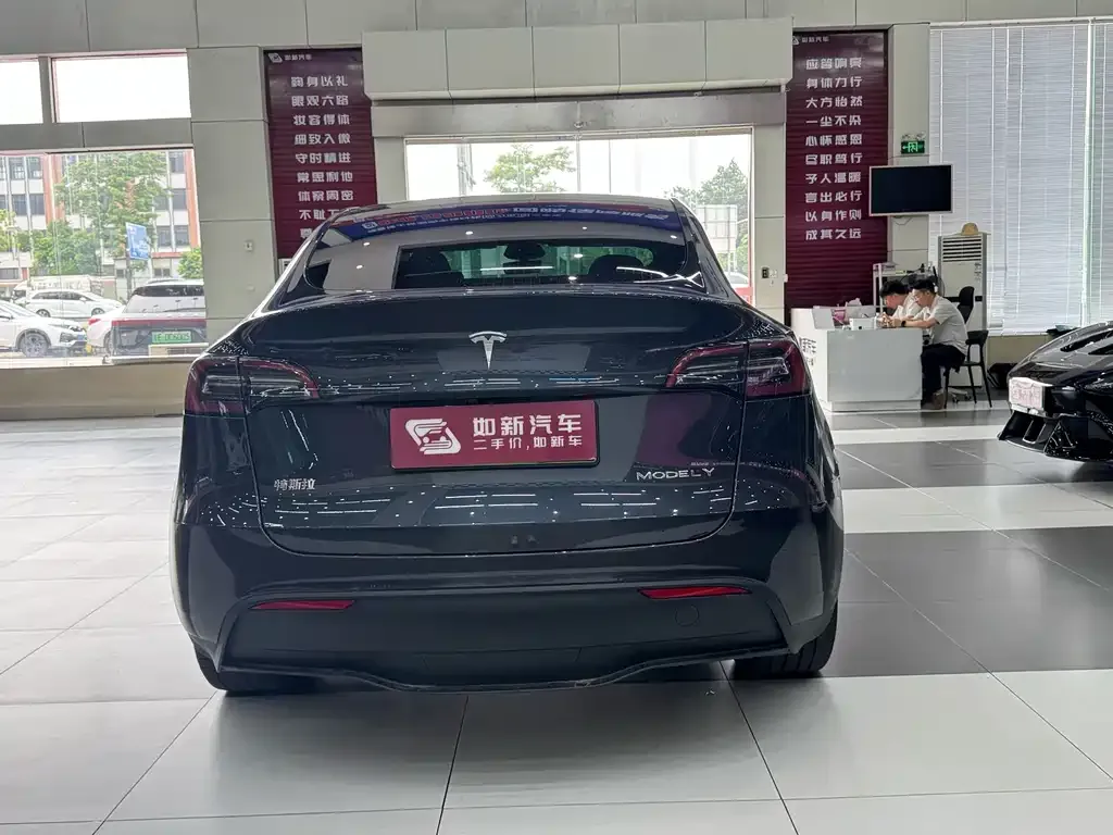 Tesla Model Y — фото 7