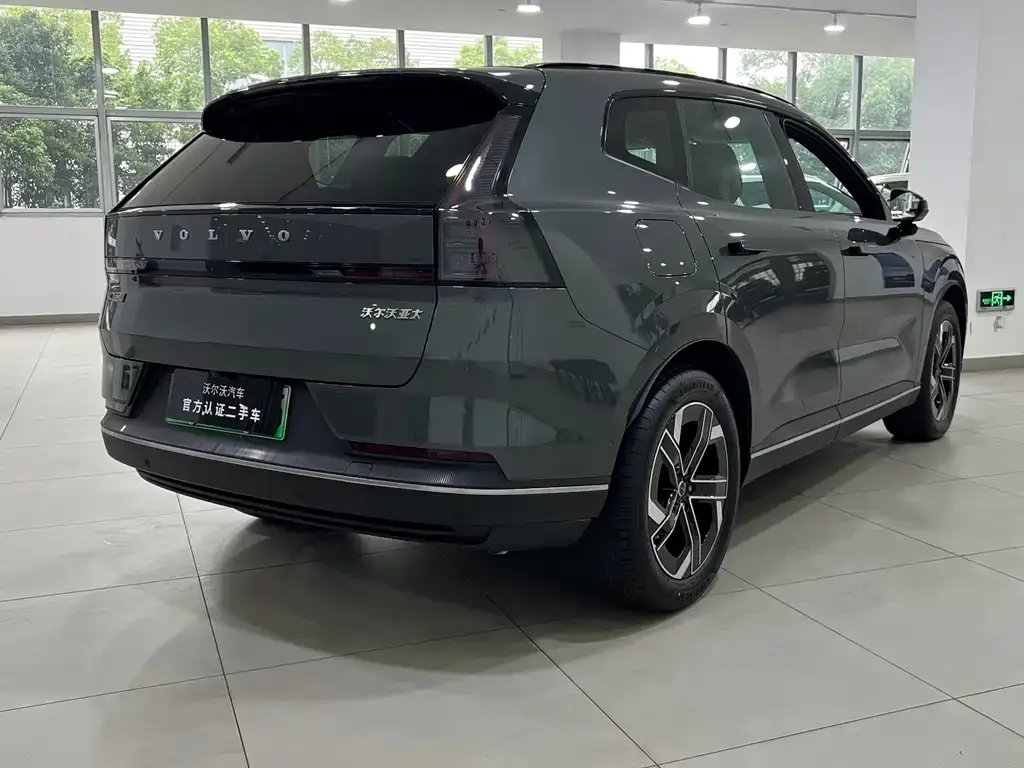 Volvo XC70 Plug-in Hybrid — фото 10