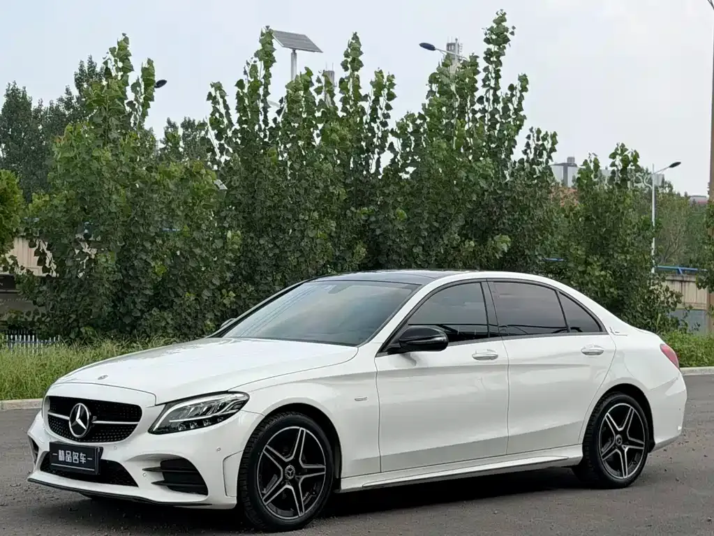 Mercedes-Benz C-Class — фото 1