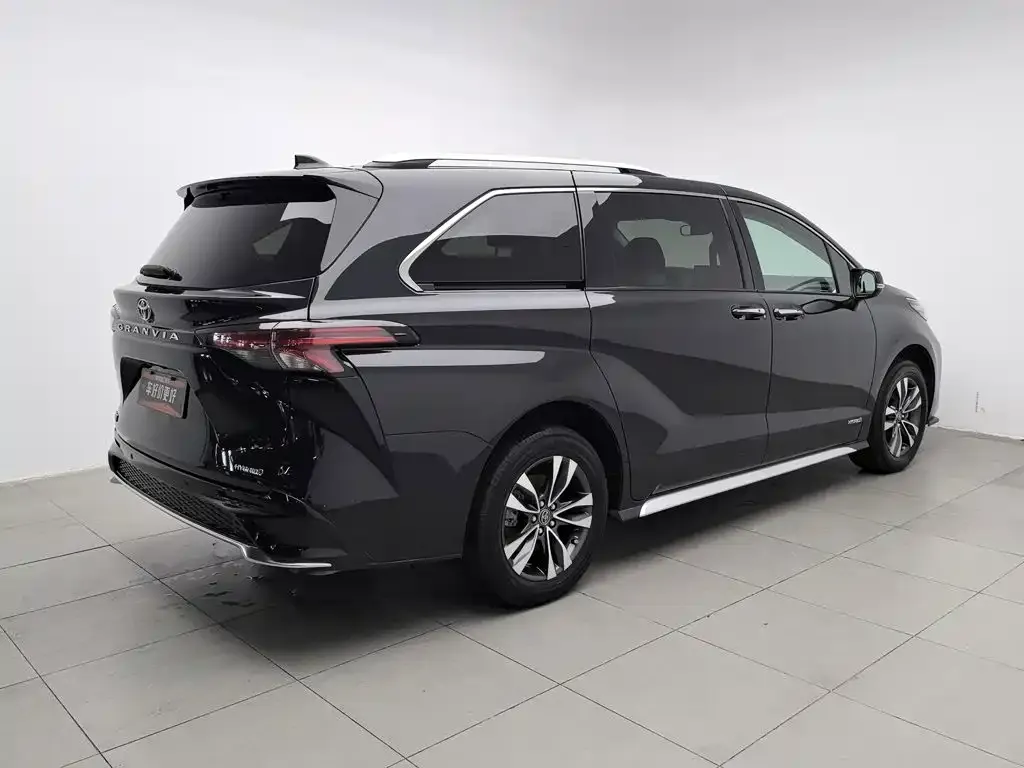 Toyota Granvia — фото 5