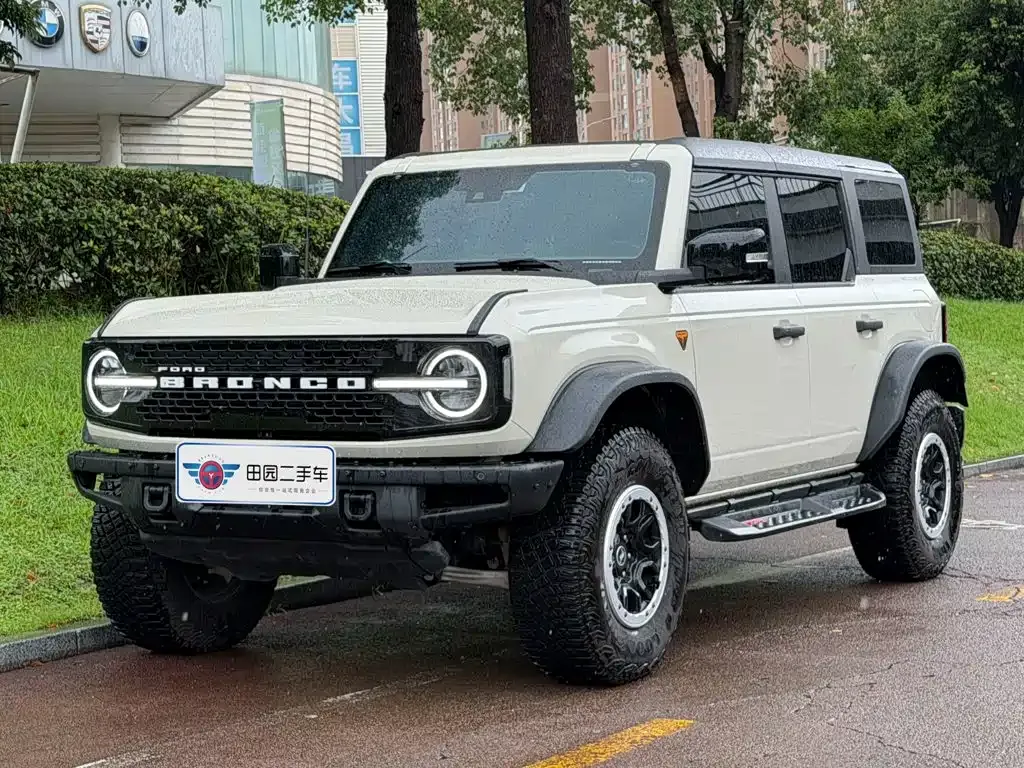 Ford Bronco — фото 1