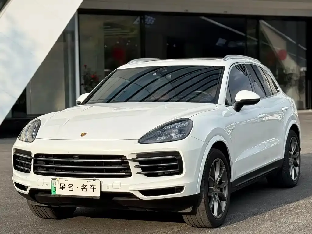 Porsche Cayenne Hybrid — фото 1