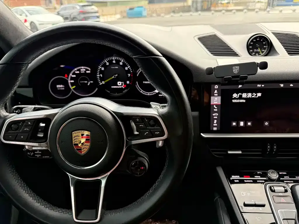 Porsche Cayenne Hybrid — фото 3