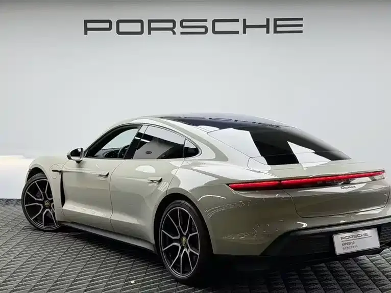 Porsche Taycan — фото 3