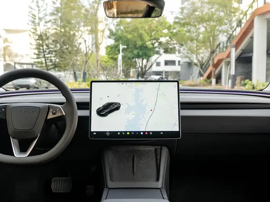 Tesla Model 3 — фото 2