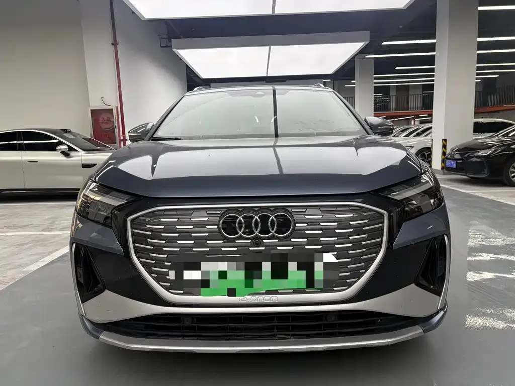 Audi Q4 e-tron — фото 8