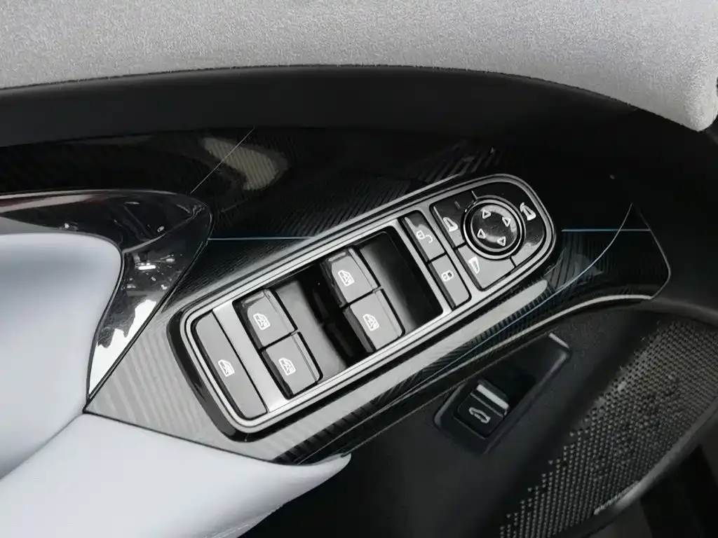 BYD Seal — фото 9