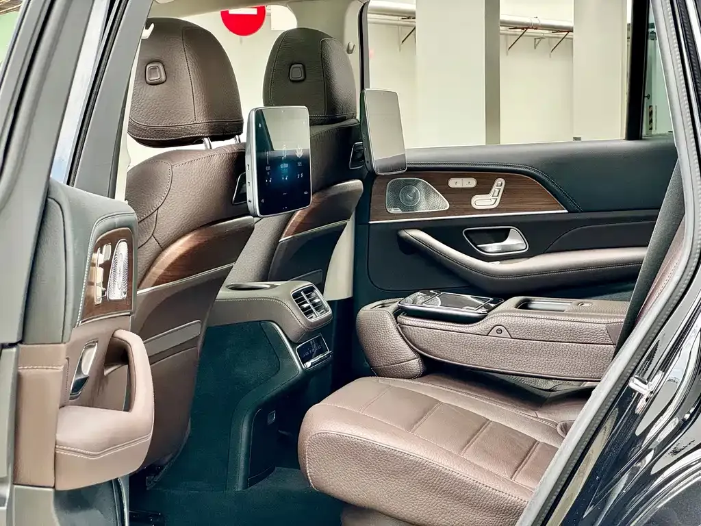 Mercedes-Benz GLS — фото 9