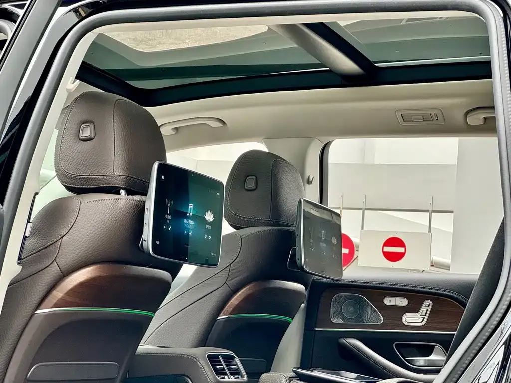Mercedes-Benz GLS — фото 10