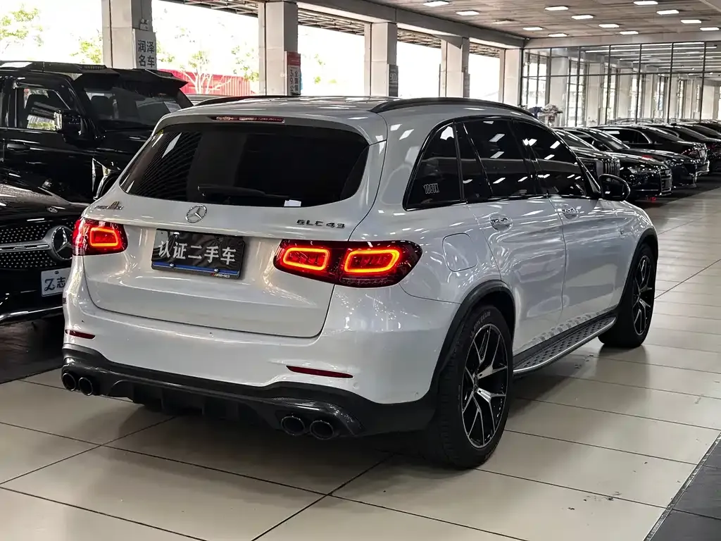 Mercedes-Benz GLC AMG — фото 9