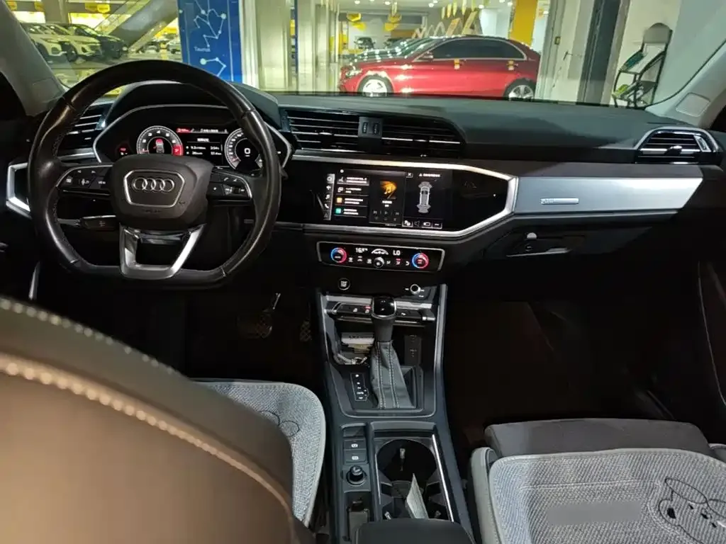 Audi Q3 — фото 2