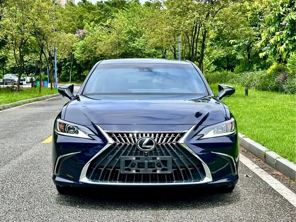 Lexus ES — фото 9