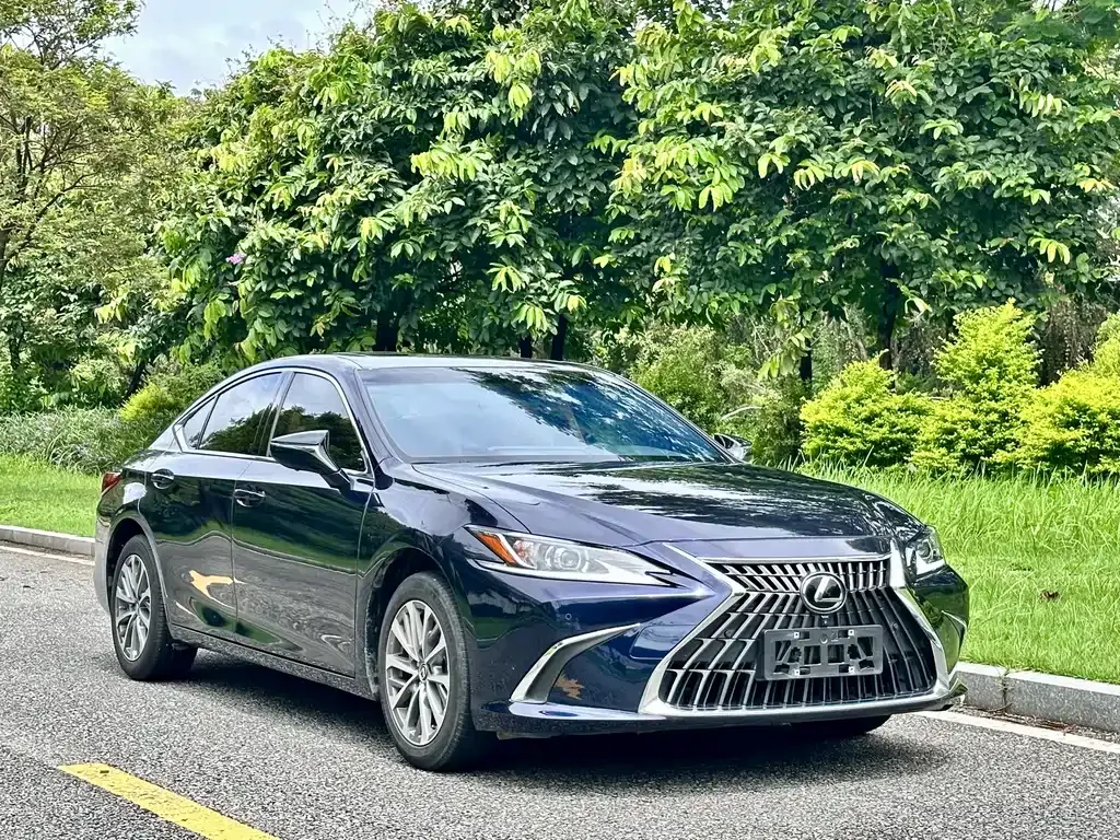 Lexus ES — фото 8