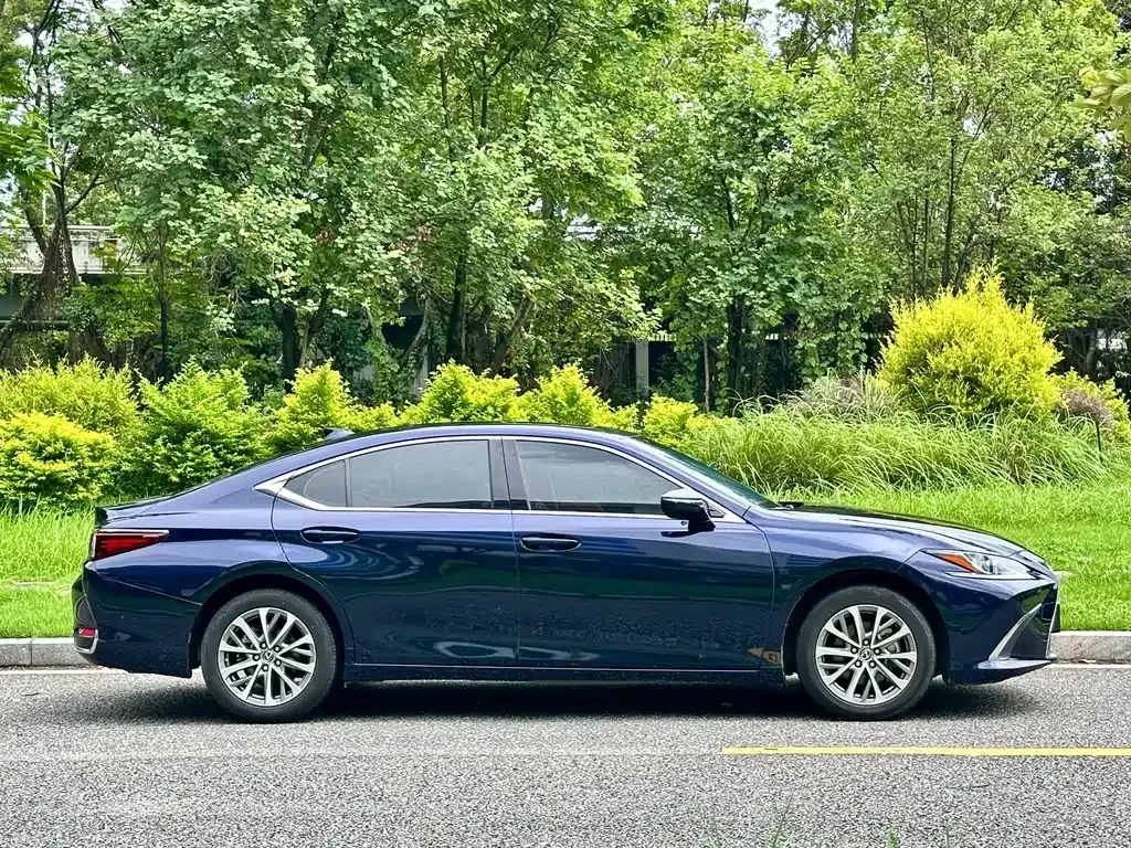 Lexus ES — фото 6
