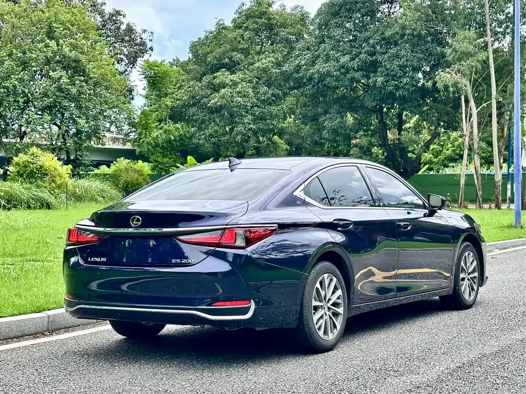 Lexus ES — фото 5