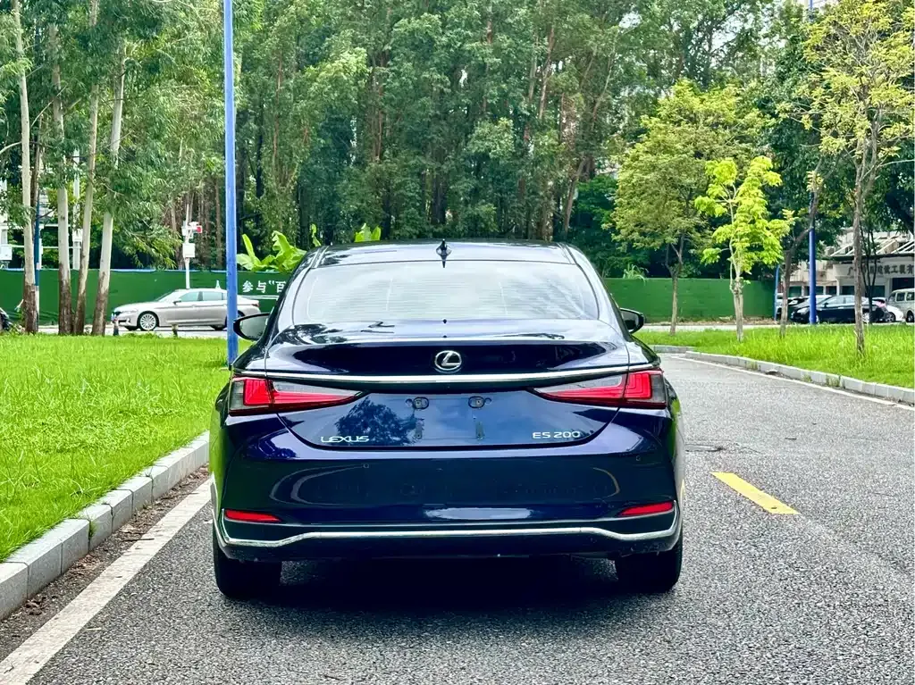 Lexus ES — фото 3