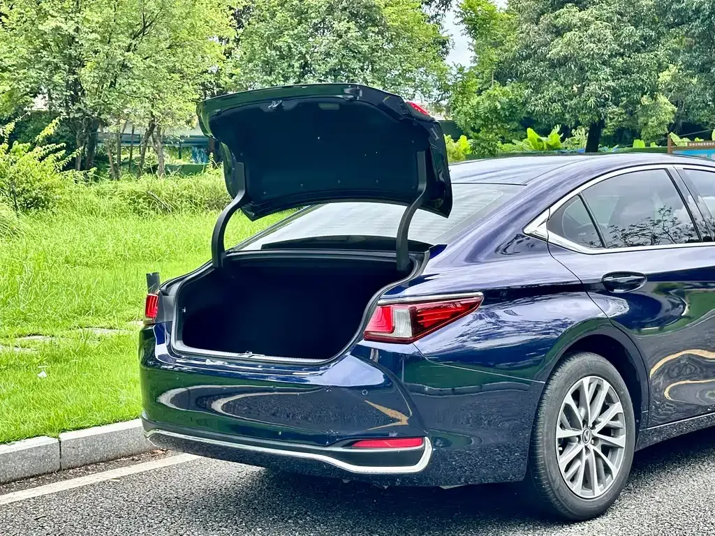 Lexus ES — фото 4