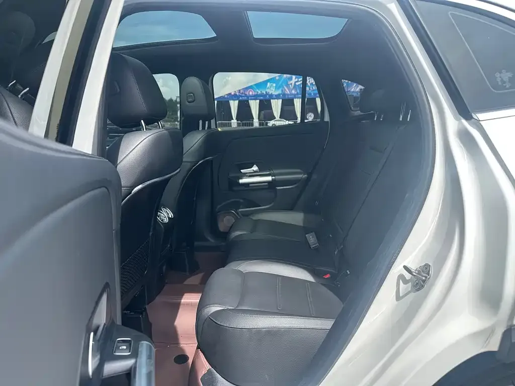 Mercedes-Benz GLA — фото 6