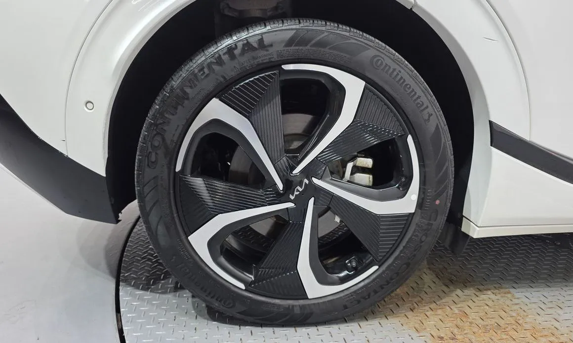 Kia EV6 — фото 8