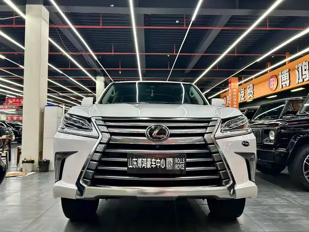 Lexus LX — фото 9
