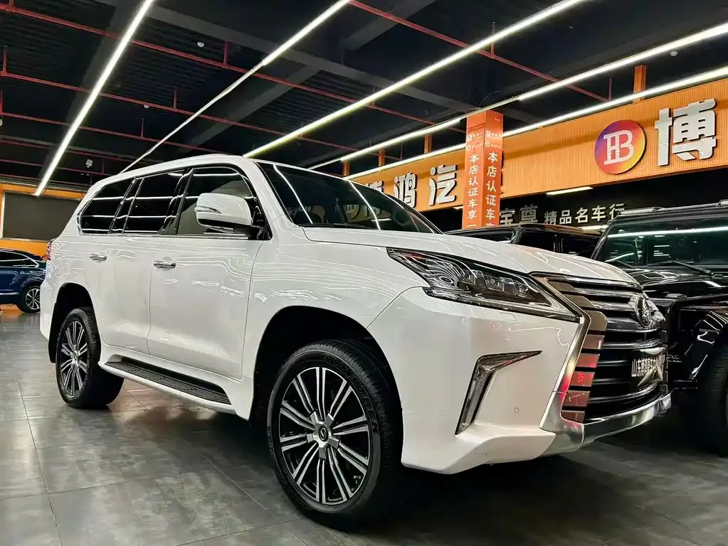Lexus LX — фото 2